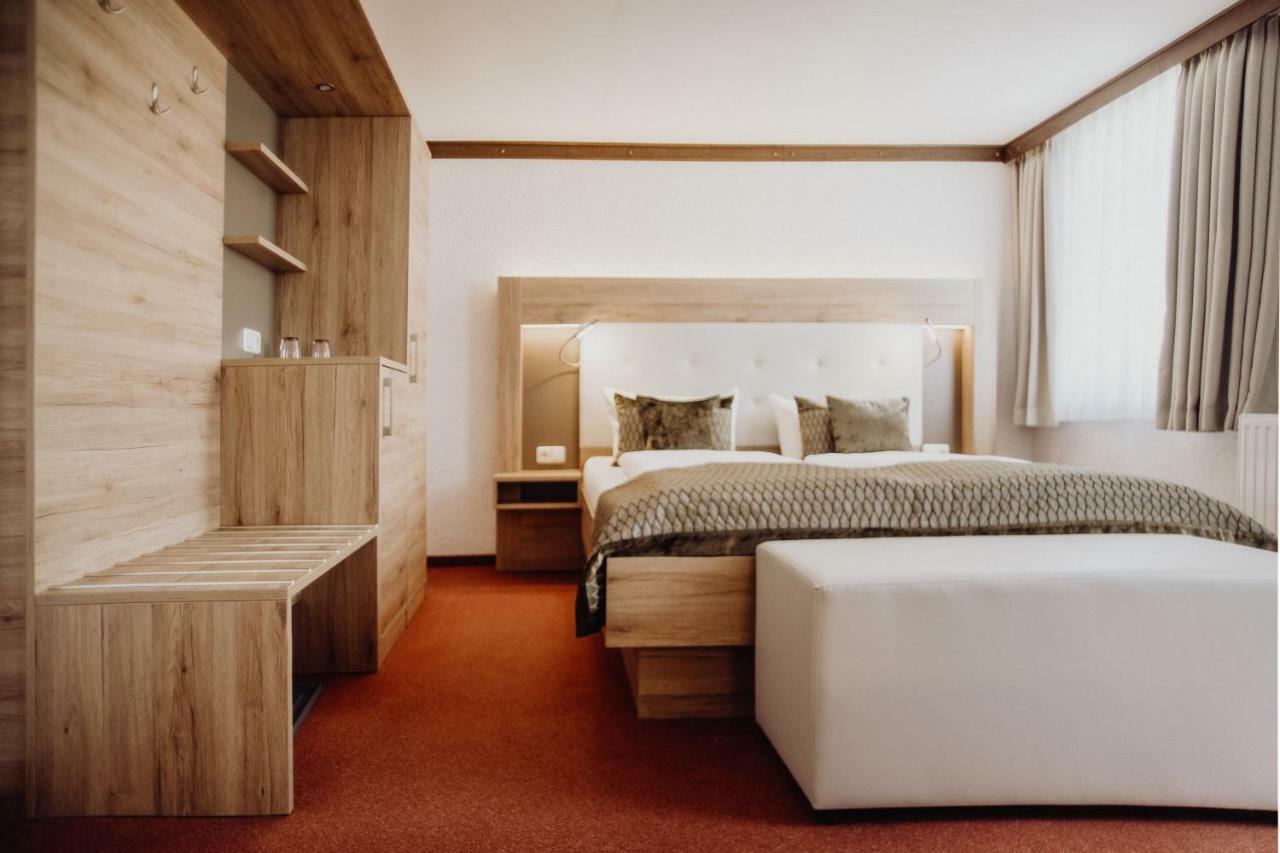 Hotel Frauensteiner Hof Frauenstein  エクステリア 写真